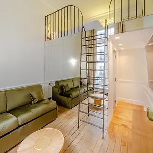 https://appartement-de-standing-1-tour-eiffel-invalides.fr-paris.fr