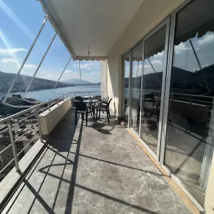 https://center-sea-view-apartamentsarande.albaniahotels.org